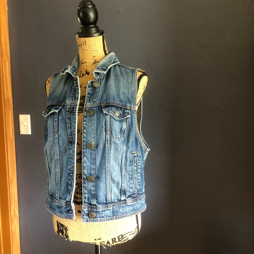 American Eagle Jean Vest w/ pockets Sz. L NWOT